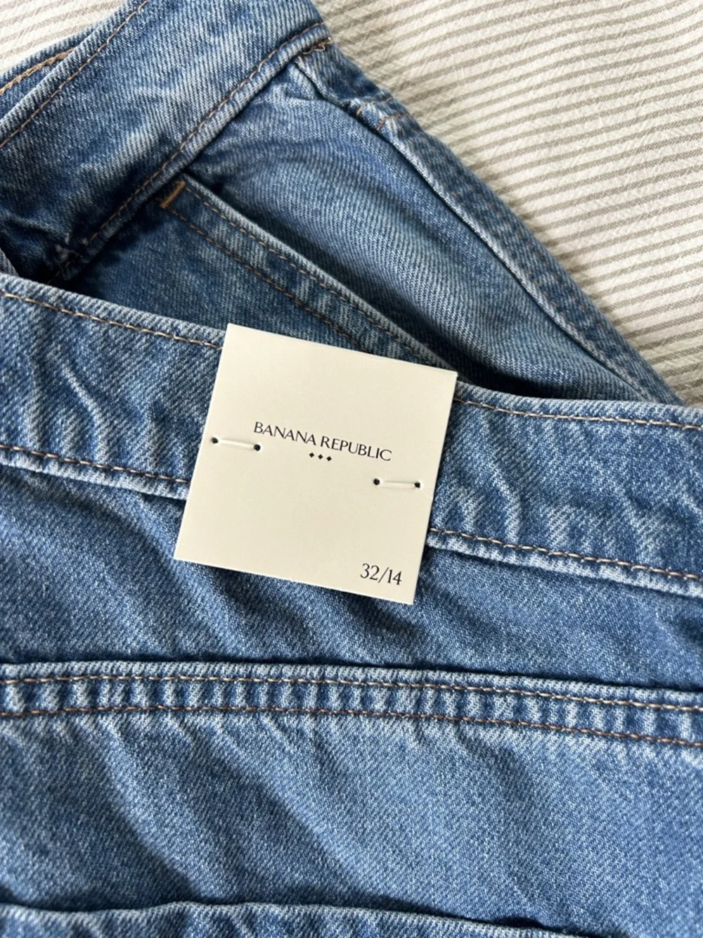 NWT Banana Republic High Rise Barrel Leg Jeans Size 32/14